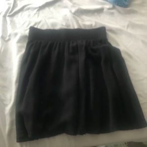 Black flow skirt